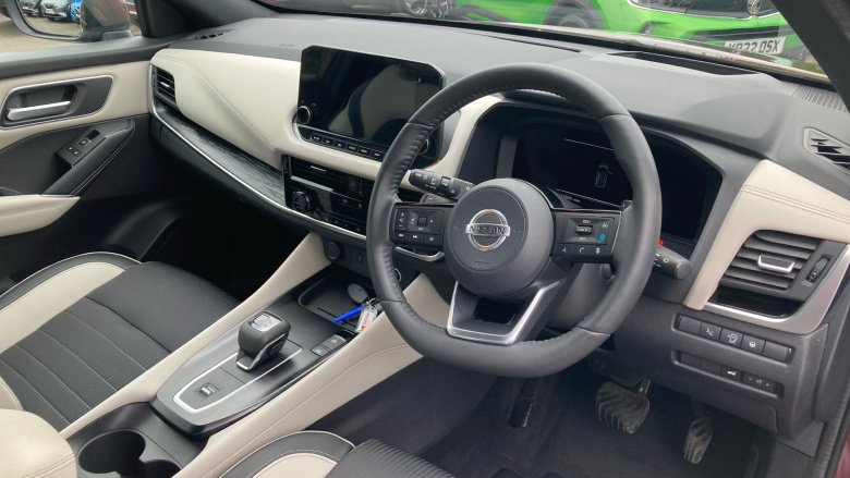 Nissan Qashqai 1.3 DiG-T MH 158 Tekna 5dr Xtronic Petrol Hatchback